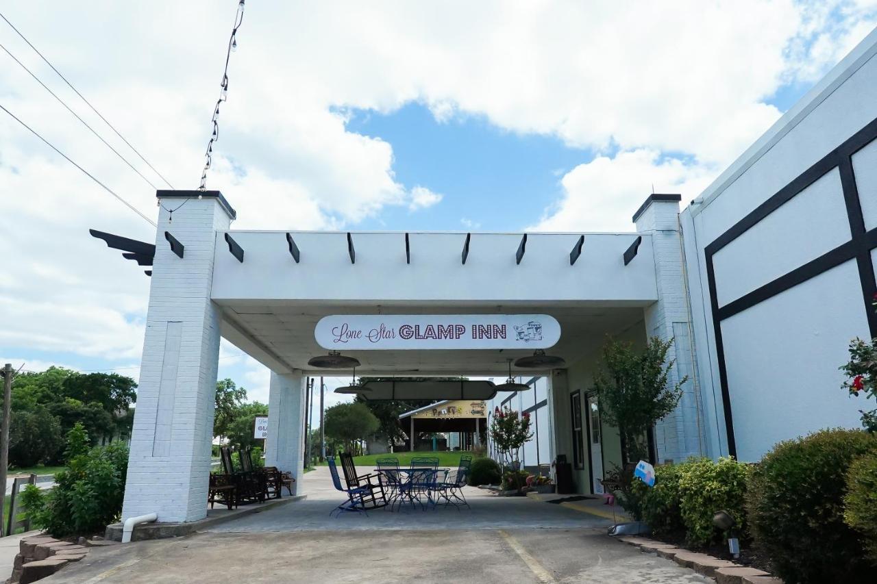 Lone Star Glamp Inn Warrenton Exterior photo