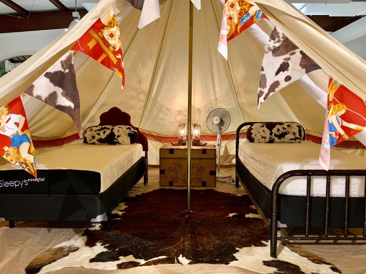 Lone Star Glamp Inn Warrenton Exterior photo